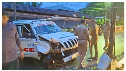പാളയത്ത് പൊലീസ് വാഹനം അപകടത്തിൽപ്പെട്ട് പൊലീസുകാരൻ മരിച്ചു; മൂന്നുപേർക്ക് പരിക്ക്