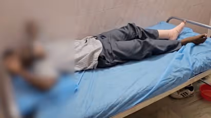 'ഷർട്ടിന്റെ ബട്ടൺ ഇട്ടില്ലെന്ന് പറഞ്ഞ് സംഘം ചേർന്ന് മർദിച്ചു'; റാഗിംഗിനിരയായ വിദ്യാർത്ഥി ആശുപത്രിയിൽ