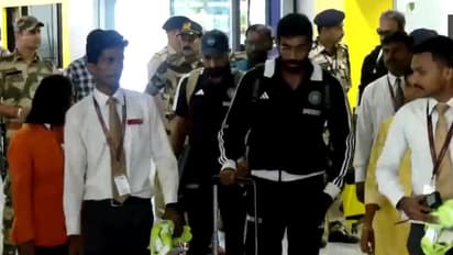 ലോകകപ്പ് സന്നാഹത്തിനായി ഇന്ത്യന് ടീം തിരുവനന്തപുരത്തെത്തി, എതിരേറ്റ് കനത്ത മഴ