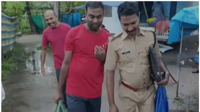 ഒന്നാം തീയതി, ഗാന്ധി ജയന്തി; 2 ദിവസം തുള്ളി മദ്യം പോലും കിട്ടില്ല! ഡ്രൈഡേ മുതലാക്കാനുള്ള വമ്പൻ പ്ലാനിംഗ് പാളി