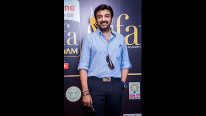 Mic Mohan: ரசிகையின் தாலியை பார்த்து மெய் சிலிர்த்து போன மோகன்! எந்த கணவர் இப்படி சொல்லுவார்? 