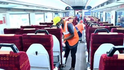  ಸ್ವಚ್ಚತೆಯಲ್ಲಿ ಹೊಸ ದಾಖಲೆ ಬರೆದ ರೈಲ್ವೇ ಇಲಾಖೆ, ಕ್ಷಣಾರ್ಧದಲ್ಲಿ ರೈಲು ಕ್ಲೀನ್