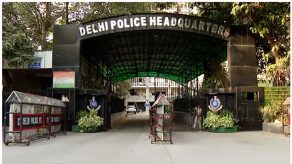 കേരളത്തിലും റെയ്ഡ്: ന്യൂസ് ക്ലിക്ക് മുൻജീവനക്കാരിയുടെ പത്തനംതിട്ടയിലെ വീട്ടിലും പരിശോധനക്കെത്തി ദില്ലി പൊലീസ്