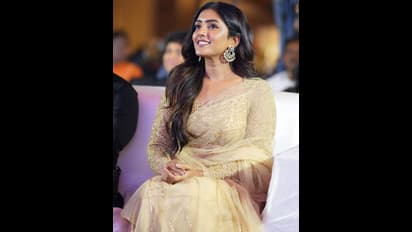 సంప్రదాయ దుస్తుల్లో తెలుగు అందం.. ‘మామా మశ్చీంద్ర’ ఈవెంట్ లో ఈషా రెబ్బా మెరుపులు