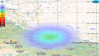 தலைநகர் டெல்லியில் நிலநடுக்கம்: பொது மக்கள் பீதி!