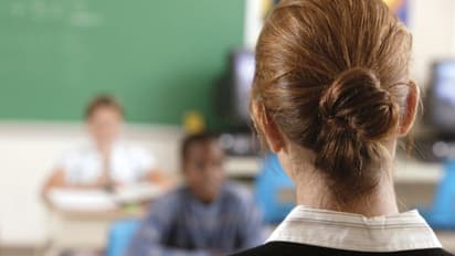 12-കാരനെ ലെംഗികമായി പീഡിപ്പിച്ച അധ്യാപിക ജാമ്യത്തിലിറങ്ങി വീണ്ടും മെസേജ് അയച്ചു, ചിത്രങ്ങളയച്ചു, അറസ്റ്റ്