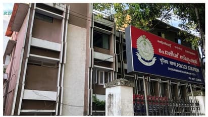 ആരോഗ്യ മന്ത്രിയുടെ ഓഫീസിലെ കോഴ ആരോപണം:  മണിക്കൂറുകൾ നീണ്ട ചോദ്യം ചെയ്യൽ, ആദ്യ അറസ്റ്റ്