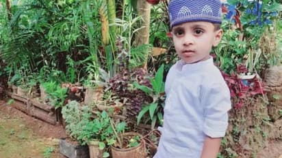 പിക്കപ്പ് വാനും സ്കൂട്ടറും കൂട്ടിയിടിച്ചു; അമ്മയ്ക്കൊപ്പം യാത്ര ചെയ്ത 3 വയസുകാരന് ദാരുണാന്ത്യം