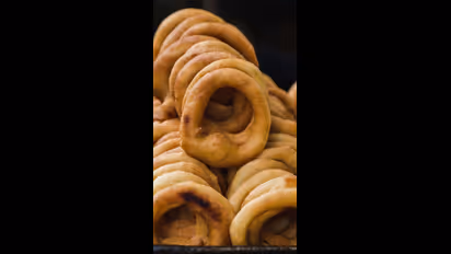 ಕಾಫಿ ಜೊತೆ ಸವಿಯಲು ಮಾಡಿ ನೋಡಿ ನೇಪಾಳಿ ತಿನಿಸು ಸೆಲ್ ರೋಟಿ