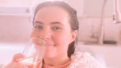 വെള്ളത്തോട് അലര്ജി; വെള്ളം തട്ടിയാല് ചൊറിച്ചിലും ചിലപ്പോള് രക്തസ്രാവവും- അപൂര്വരോഗം