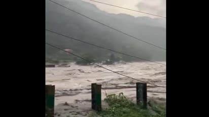 சிக்கிம் வெள்ளம்: ராணுவ வீரர் மீட்பு!