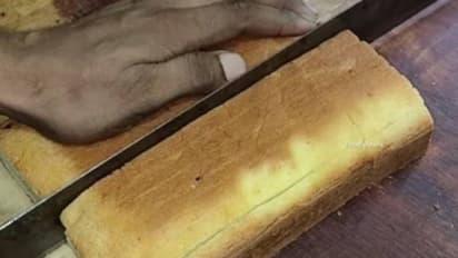 കണ്ടാൽ സഹിക്കൂല; ഇങ്ങനെ ഫ്രൂട്ട് കേക്കുണ്ടാക്കിയാല് എങ്ങനെ കഴിക്കുമെന്ന് നെറ്റിസണ്സ്!!!