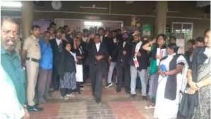 നെടുമങ്ങാട് കോടതി വളപ്പിൽ പൊരിഞ്ഞ അടി, അഭിഭാഷകനെ കമ്പികൊണ്ടടിച്ചത് സാക്ഷി, തലക്ക് സ്റ്റിച്ച്; സംഭവം ഇങ്ങനെ