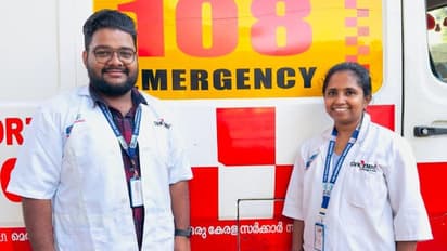 വീട്ടില് പ്രസവിച്ച് അസം സ്വദേശിനി, രക്ഷകരായി 108 ആംബുലന്സ് ജീവനക്കാര്