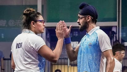 ഏഷ്യൻ ഗെയിംസ്: സ്ക്വാഷിലും ഇന്ത്യയുടെ സ്വര്ണവേട്ട, ചൈനയിൽ സ്വര്ണത്തിളക്കവുമായി മലയാളി താരം ദീപിക പള്ളിക്കൽ