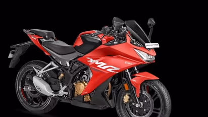 കരിസ്മ XMR-നെ അടിസ്ഥാനമാക്കി ഹീറോ 2.5R എക്സ്റ്റൻഡ് സ്ട്രീറ്റ് ഫൈറ്റർ