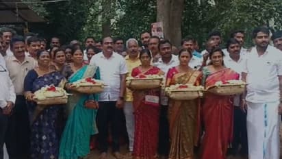 ಚಿಕ್ಕಮಗಳೂರು: ಮಳೆ ಕೊರತೆ ನಡುವೆಯೂ ಕೋಡಿಬಿದ್ದ ಕೆರೆಗೆ ಬಾಗಿನ ಅರ್ಪಣೆ, ರೈತರ ಮೊಗದಲ್ಲಿ ಮಂದಹಾಸ