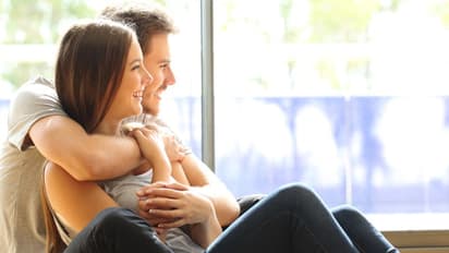 ஆண்கள் இதுபோல நடந்துகொள்கிறார்களா? அவர்கள் தங்கள் துணையை இழக்க பயப்படுகிறார்கள் என்று அர்த்தமாம் - முழு தகவல்!