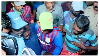 മുനമ്പത്ത് കടലിൽ കാണാതായ മത്സ്യത്തൊഴിലാളികൾക്കായി തെരച്ചിൽ തുടരുന്നു; നാലുപേർ ഇപ്പോഴും കാണാമറയത്ത് തന്നെ