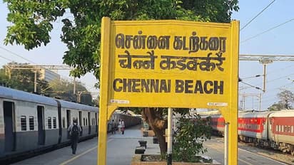 சென்னை ரயில் நிலையத்தில் மாணவனை ஓட ஓட அரிவாளால் வெட்டிய கல்லூரி மாணவர்கள்! அலறிய பயணிகள்.! நடந்தது என்ன?