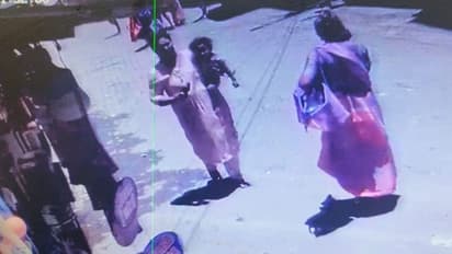 பெற்றோரிடம் நைசாக பேசி ஒன்றரை வயது குழந்தை கடத்தல்; திருச்செந்தூர் கோவில் வளாகத்தில் பரபரப்பு