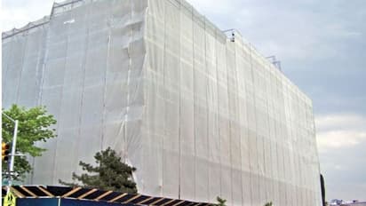 നിർമാണത്തിലിരിക്കുന്ന കെട്ടിടങ്ങൾ മറയ്ക്കണമെന്ന നിയമം മക്കയിൽ നടപ്പായി