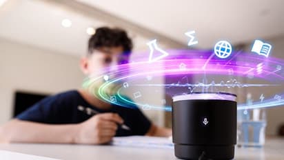 ആപ്പിളിന്‍റെ 'സിരി' കാരണം പേര് മാറ്റാന്‍ നിര്‍ബന്ധിതയായി യുവതി;  കാരണം രസകരം !