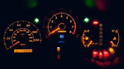 കാർ ഡാഷ്‌ബോർഡില്‍ ഈ 'ലൈറ്റുകൾ' തെളിയുന്നോ? അവഗണിക്കരുതേ പണിപാളും, ദു:ഖിക്കേണ്ടവരും!