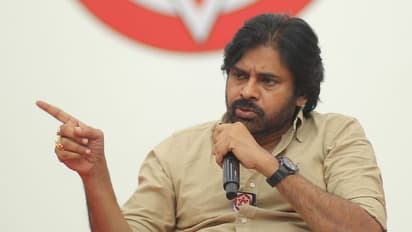 విరాళాలను వెనక్కి ఇచ్చేస్తున్న జనసేన ... ఎన్నికల వేళ పవన్ ఎందుకిలా చేస్తున్నారు?