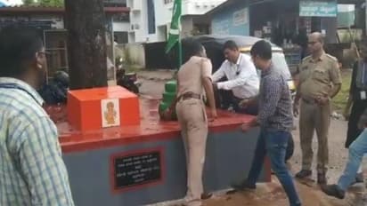 Mangaluru's viral incident: Inspector removes green flag at Ganapati Katte; prevents potential riot - WATCH