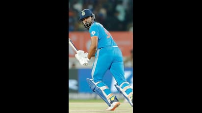 അല്‍പം വിവേകം കാണിക്കൂ! മോശം ഷോട്ടില്‍ പുറത്തായ ശ്രേയസ് അയ്യരെ നിര്‍ത്തി പൊരിച്ച് മുന്‍ ഇന്ത്യന്‍ താരം 