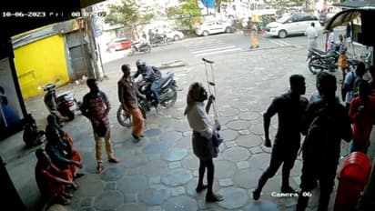 കഞ്ചാവ് വില്പനയെക്കുറിച്ച് പൊലീസില് വിവരമറിയിച്ചതിന് യുവാവിന് ക്രൂര മര്ദനം