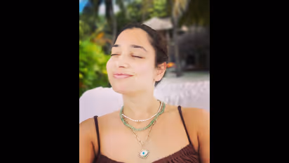 ಅರೆರೆ... ನಟಿ ತಮನ್ನಾಗೆ ಏನಾಯ್ತು: ಜೀವಂತ ಸಮಾಧಿ ಸ್ಥಿತಿಯಲ್ಲಿ ಮಿಲ್ಕಿ ಬ್ಯೂಟಿ!