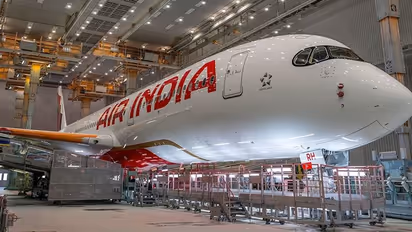 புதிய தோற்றத்தில் ஏர் இந்தியா விமானம்! லோகா, டிசைன் எல்லாமே புதுசு!