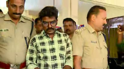 അഖിൽ സജീവിനെതിരെ പുതിയ കേസ്; കിഫ്ബിയിൽ ജോലി വാഗ്ദാനം, പത്തനംതിട്ട സ്വദേശിയിൽ നിന്ന് തട്ടിയത് 10 ലക്ഷം 