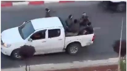 ഇസ്രായേൽ ന​ഗരത്തിൽക്കയറി ഹമാസ്, മുന്നിൽക്കാണുന്നവർക്ക് നേരെയെല്ലാം വെടിവെപ്പ് -ഞെട്ടിക്കും വീഡിയോ