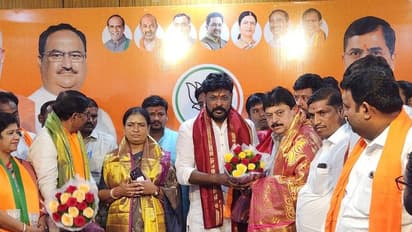 Chikoti Praveen: బీజేపీలో చేరిన చీకోటి ప్రవీణ్.. పొలిటికల్ ఎంట్రీని అడ్డుకోని క్రిమినల్ కేసులు.. !