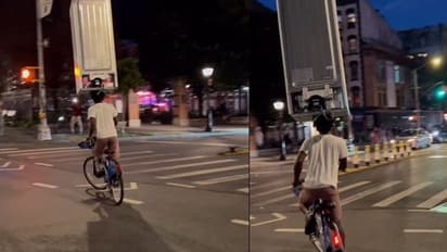 ತಲೆಯಲ್ಲಿ ಫ್ರಿಡ್ಜ್‌ ಹೊತ್ತು ಸೈಕಲ್‌ನಲ್ಲಿ ಪ್ರಯಾಣ: ಯುವಕನ ಬ್ಯಾಲೆನ್ಸ್‌ಗೆ ನೆಟ್ಟಿಗರ ಶಹಭಾಷ್‌