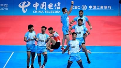 അവസാന നിമിഷം വരെ ഇഞ്ചോടിഞ്ച് പോരാട്ടം, താരങ്ങളുടെ പ്രതിഷേധം, കുത്തിയിരിപ്പ്, ഒടുവിൽ ഇന്ത്യക്ക് കബഡി സ്വർണം