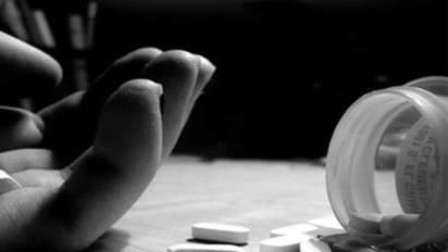 భార్య మరణ వార్త తట్టుకోలేక.. తుపాకీతో కాల్చుకున్న బీఎస్ఎఫ్ జవాన్..