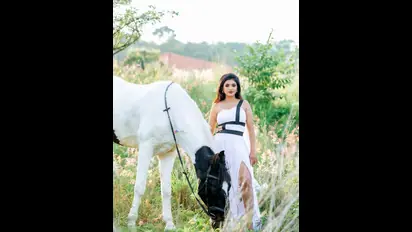 Anchor Jhanvi: ಕುದುರೆಗಳ ಜೊತೆ ಬಂದ ಗಿಚ್ಚಿ ಗಿಲಿಗಿಲಿ ಜಾನ್ವಿ, ಆದ್ರೆ ನೆಟ್ಟಿಗರು ಕಂಡಿದ್ದೇ ಬೇರೆ..!