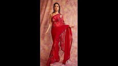 ఇజ్రాయెల్ లో చిక్కుకుపోయిన బాలీవుడ్ నటి నుష్రత్ భరూచా.. టీమ్ తో తెగిపోయిన సంబంధాలు..