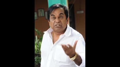 ఓటు వేయని వారిని ఏమంటారు..? మీడియాకి బ్రహ్మానందం పిచ్చెక్కించే ఆన్సర్‌..