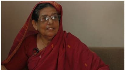 കുടുംബശ്രീ പരിപാടിയിൽ തട്ടമൂരി പ്രതിഷേധിച്ച് സാമൂഹ്യ പ്രവർത്തക വി പി സുഹ്റ, അക്രമാസക്തനായി പിടിഎ പ്രസിഡന്റ്