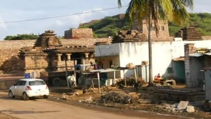 ಬಾಗಲಕೋಟೆ: ಮರೀಚಿಕೆಯಾದ ಐಹೊಳೆ ಸ್ಥಳಾಂತರ, ಸಚಿವರ ಭೇಟಿಗೆ ಮುಂದಾದ ಕಾಂಗ್ರೆಸ್ ನಾಯಕರು