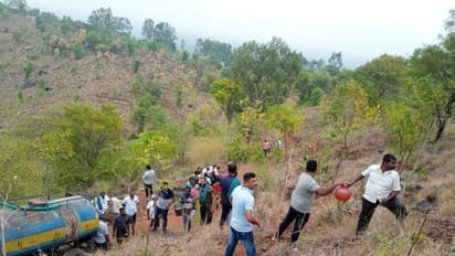 Mandya :  ಕರೀಘಟ್ಟದಲ್ಲಿ ರೈತ ಮುಖಂಡರಿಂದ ಶ್ರಮದಾನ