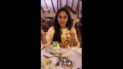 ಅಬ್ಬಬ್ಬಾ! ಸಿಕ್ಕಿರೋ ಒಂದು ವೀಕೆಂಡ್‌ನಲ್ಲಿ ನಟಿ ಪ್ರಕೃತಿ ಎಷ್ಟು ತಿಂತಾರೆ ನೋಡಿ; ಜಮಾಯಿಸು ಎಂದು ಕಾಲೆಳೆದ ನೆಟ್ಟಿಗರು! 