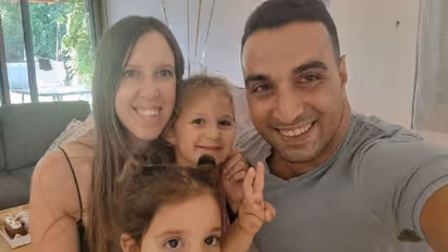 'ഇവിടെ തീവ്രവാദികളുണ്ട്...'; ​ബന്ദിയാവുന്നതിന് തൊട്ടുമുമ്പ് ഭര്‍ത്താവിന് യുവതിയുടെ ഫോണ്‍കോള്‍...