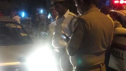 '50- കാരൻ ഹിന്ദി അധ്യാപകൻ 17-കാരി വിദ്യാർഥിനിയുമായി ഒളിച്ചോടി, 30000 രൂപയും കൊണ്ടുപോയി'; പിതാവിന്റെ പരാതി!