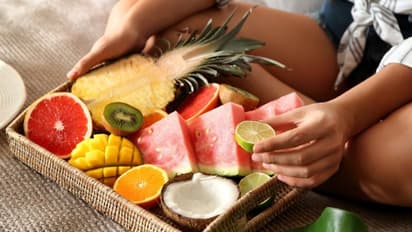 എപ്പോഴും തുമ്മലും ജലദോഷവുമാണോ? പ്രതിരോധശേഷി കൂട്ടാന്‍ പതിവായി കഴിക്കാം ഈ ഏഴ് ഭക്ഷണങ്ങള്‍...